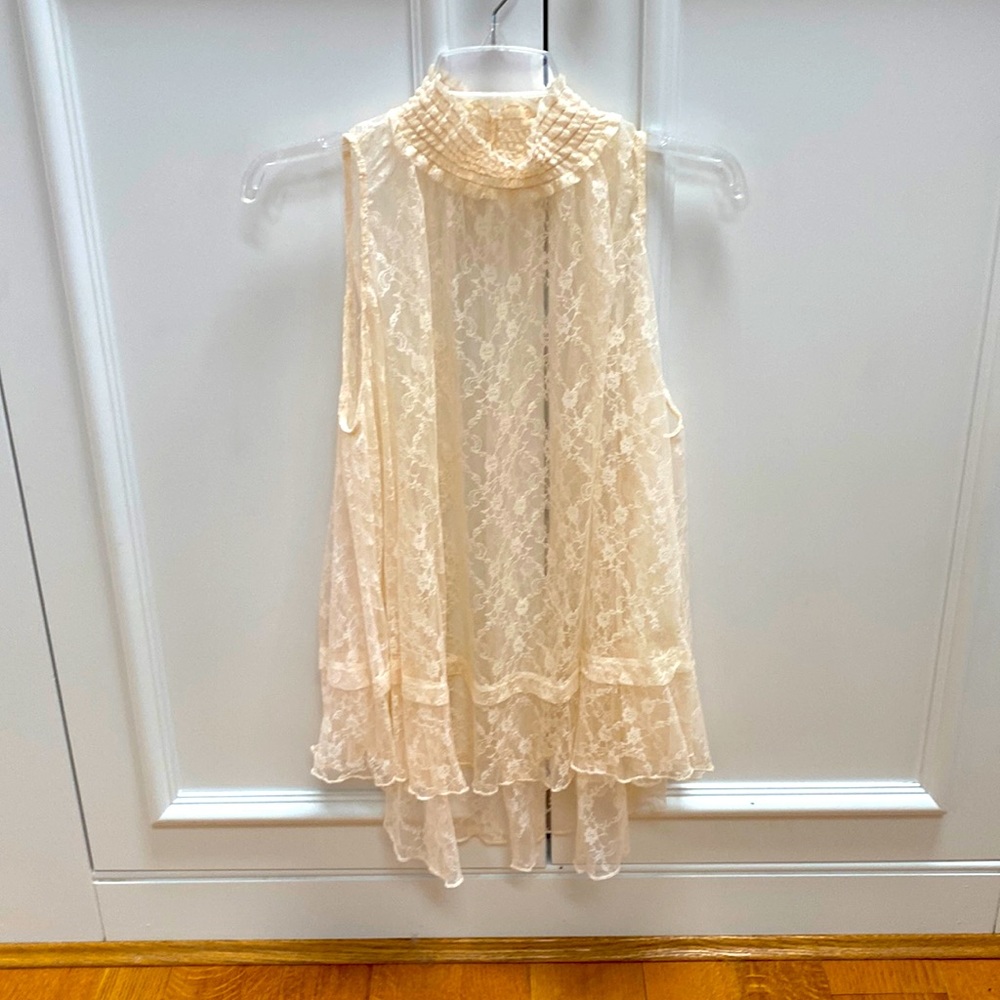 Lace top - blush/cream size small